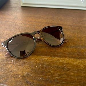 Women's RayBan polarized sunglasses-Erika Classic; tortoise